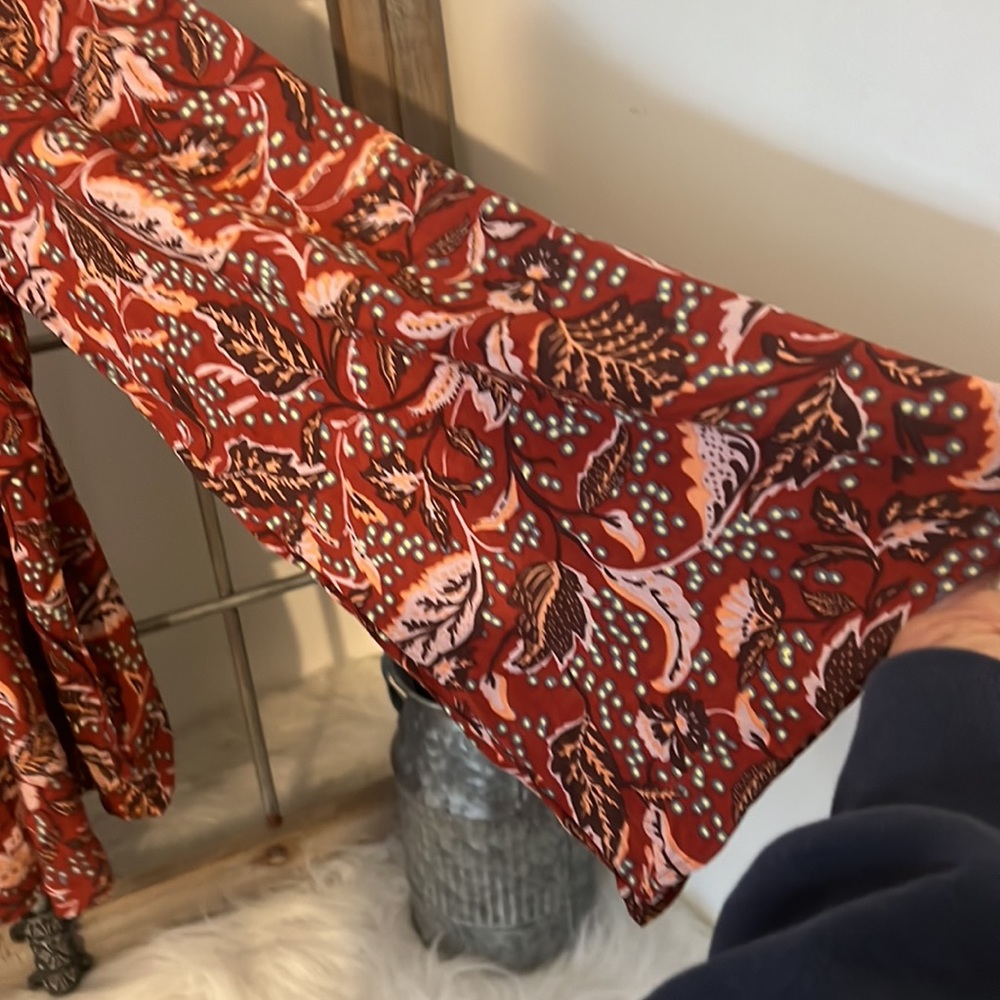Jessica Simpson Rust Red Floral Print Blouse - Picture 2 of 8